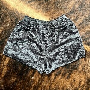 •*| colsie velour shorts